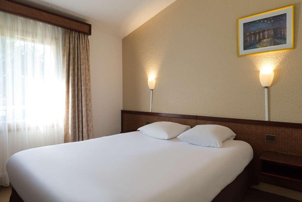 Hotel Le Barry, Toulouse Nord Gratentour Room photo