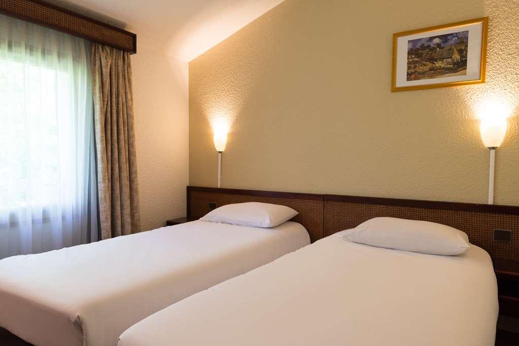 Hotel Le Barry, Toulouse Nord Gratentour Room photo