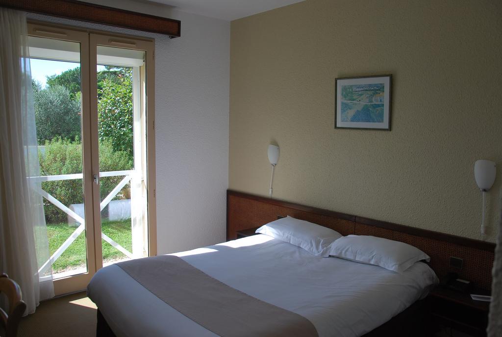 Hotel Le Barry, Toulouse Nord Gratentour Room photo