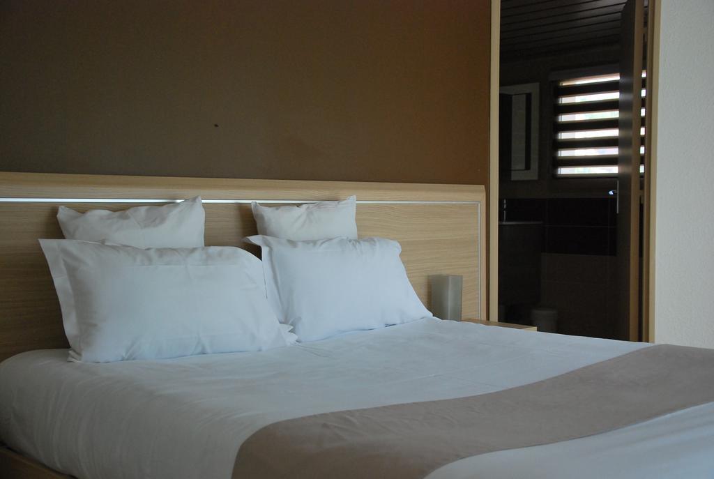 Hotel Le Barry, Toulouse Nord Gratentour Room photo